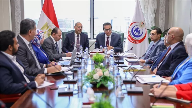  وزير الصحة يبحث مع وزير العمل تعزيز سبل التعاون في مجال تطوير التدريب الطبي المهني