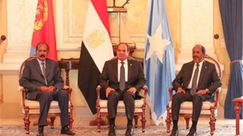 السيسي يعقد قمة مصرية صومالية إرتيرية بأسمرة