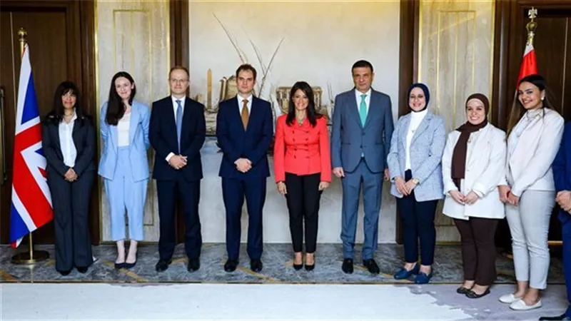 وزيرة التخطيط تستقبل وزير شئون الشرق الأوسط وشمال أفريقيا البريطاني