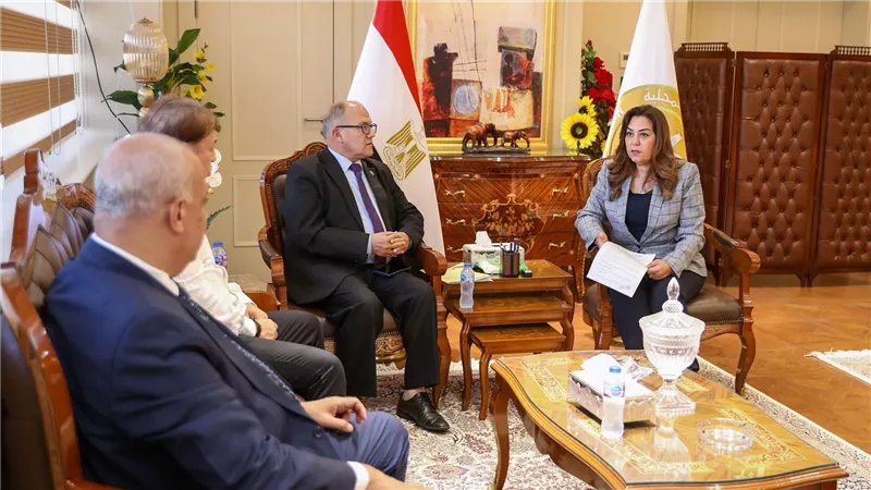 وزيرة التنمية المحلية تستقبل عددا ًمن أعضاء لجان الإدارة المحلية والشباب والشؤون التشريعية بمجلس النواب
