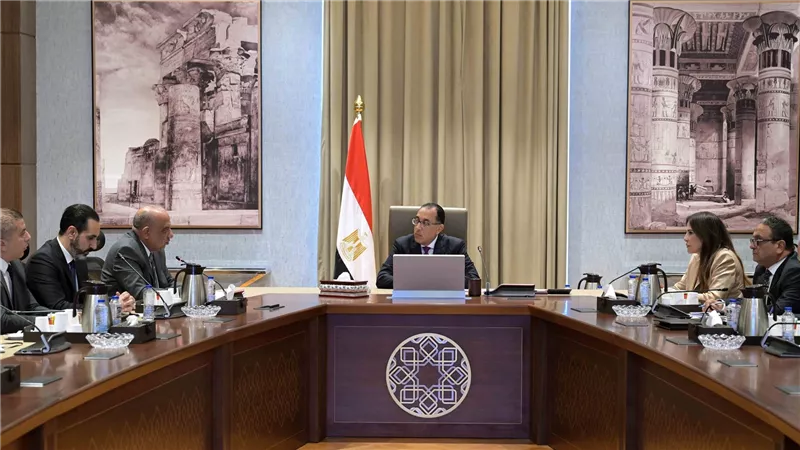 رئيس الوزراء يلتقي وفد شركة فورتيسكيو العالمية