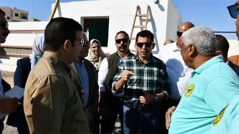 وزير الشباب والرياضة يقوم بجولة تفقدية في مركز شباب ومعسكر شباب سفاجا ومركز شباب الحرية