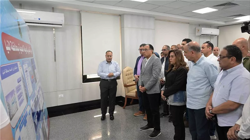 رئيس الوزراء يتفقد مشروع تطوير مستشفى العدوة المركزي