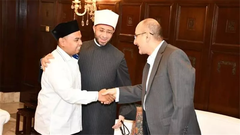 وزير الأوقاف يشارك في حفل تنصيب الرئيس الإندونيسي الجديد 