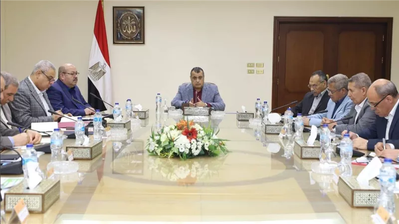 وزير الدولة للإنتاج الحربي يشدد على ضرورة إنهاء المشروعات المتعاقد عليها في التوقيتات المحددة 
