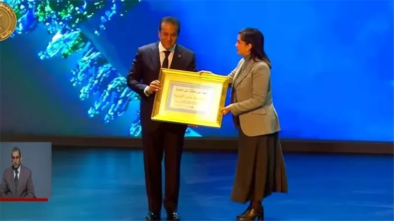 منظمة الصحة العالمية تسلم وزير الصحة شهادة خلو مصر من وباء الملاريا