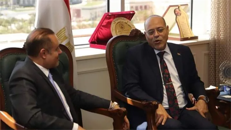وزير العمل يلتقي السفير القطري في القاهرة لبحث تفعيل التعاون 
