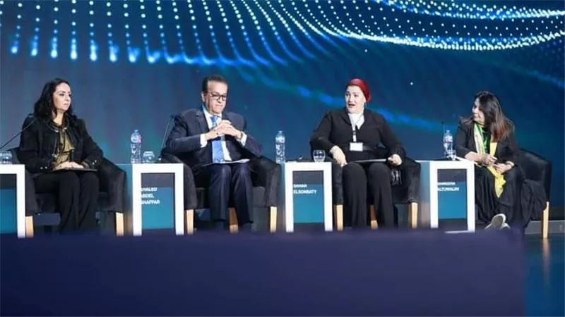 وزير الصحة يُدير جلسة حوارية حول اطلاق العنان لقوة العمر الصحي والتعليم والثقافة لكبار السن