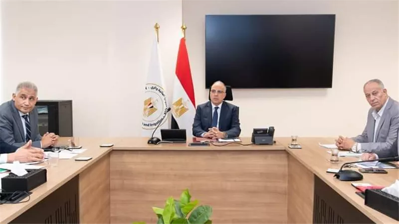 سويلم يتابع موقف عدد من المشروعات التنموية 