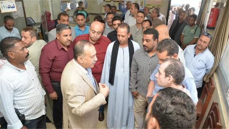 محافظ أسيوط يتفقد المركز التكنولوجي لتسيير إجراءات التقنين والتصالح