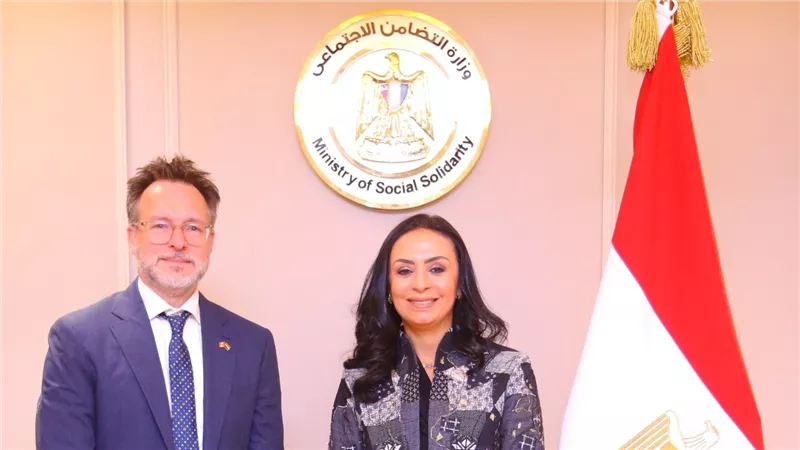 وزيرة التضامن الاجتماعي تستقبل سفير كندا بالقاهرة