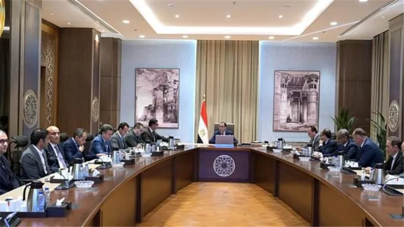 رئيس الوزراء يتابع خطط التسويق لمشروعات هيئة المجتمعات العمرانية الجديدة