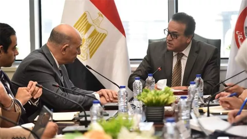  وزير الصحة يبحث مع المدير التنفيذي المناوب بمجموعة البنك الدولي سبل التعاون بملف التنمية البشرية 