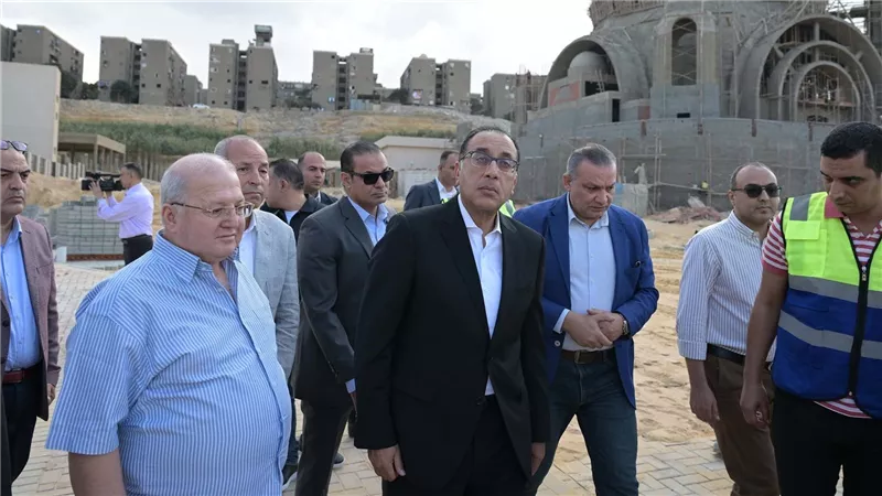 رئيس الوزراء يبدأ جولة تفقدية بعدد من مشروعات صندوق التنمية الحضرية
