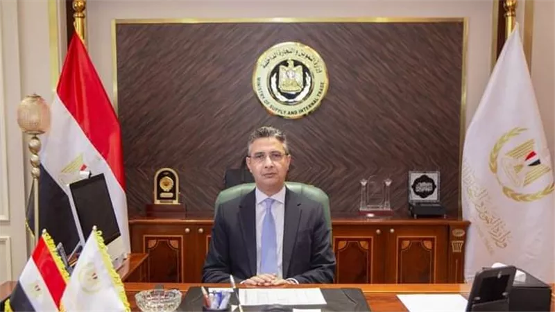  وزير التموين والتجارة الداخلية: تشديد الرقابة على مكاتب تقديم الخدمات التموينية للمواطنين