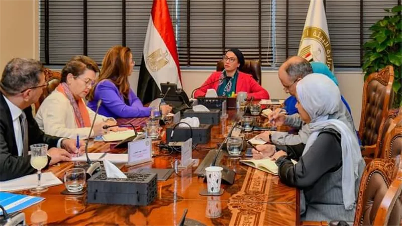وزيرة البيئة تستقبل المديرة التنفيذية لبرنامج الأمم المتحدة لتعزيز سبل التعاون في مواجهة الجرائم البيئية 