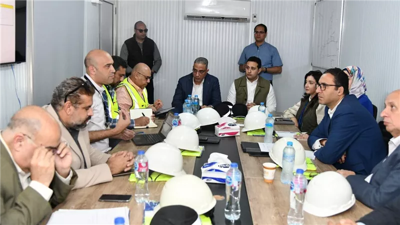 بالصور.. محافظ الفيوم يتفقد الأعمال الانشائية بمصنع يازاكي مصر للضفائر الكهربائية للسيارات