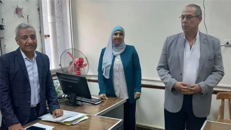 مدير تعليم السويس الجديد يتسلم عمله ويتفقد ديوان المديرية