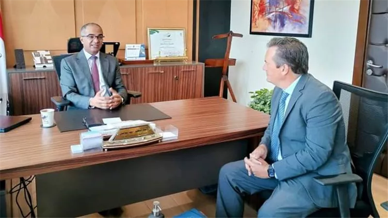 نائب وزير الإسكان يبحث فرص التعاون مع إحدى الشركات الإسبانية المتخصصة في مشروعات المياه والصرف