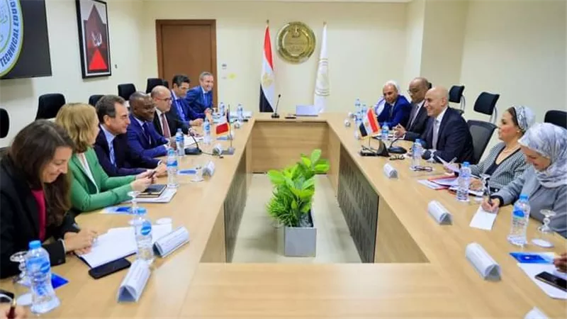 وزير التربية والتعليم يستقبل وزير الدولة الفرنسي المكلف بالفرانكفونية والشراكات الدولية وسفير فرنسا لبحث تعزيز مشروعات التعاون المشتركة 