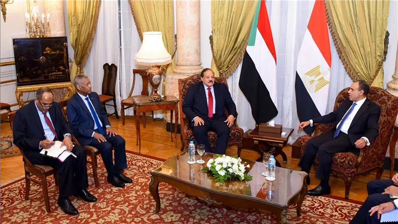 وزير الخارجية والهجرة يستقبل وزير خارجية السودان الجديد