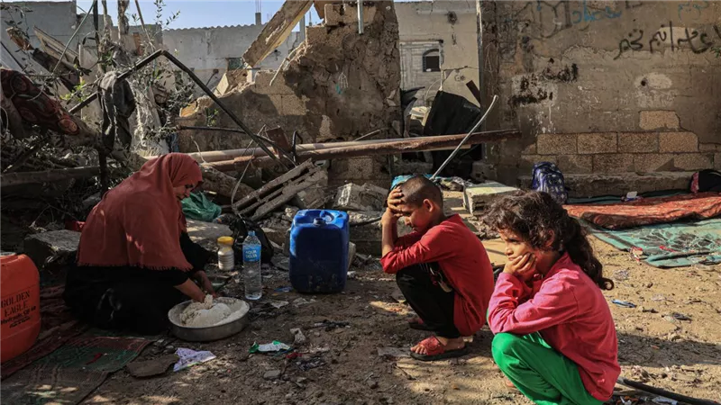 رومانيا تقوم بعملية إجلاء لـ6 أطفال فلسطينيين وأسرهم من قطاع غزة