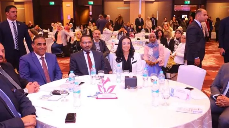 وزيرة التضامن تشارك في فعاليات مؤتمر «يوم التضامن الوردي» وتوحيد الجهود لمكافحة سرطان الثدي 