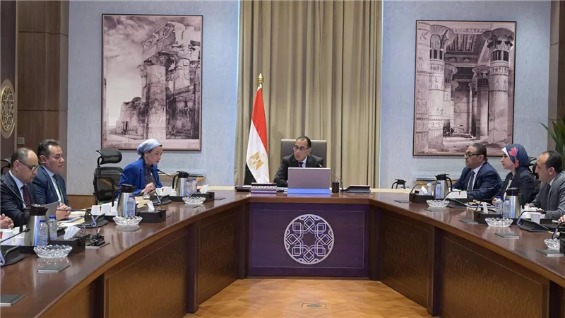 رئيس الوزراء يعقد اجتماعاً لاستعراض موقف إعلان الحيد المرجاني المصري العظيم كمحمية طبيعية