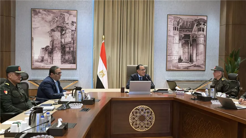 رئيس الوزراء يتابع موقف المشروعات المنفذة من جانب الهيئة الهندسية للقوات المسلحة