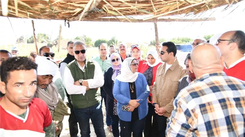 لأول مرة بعد 9 سنوات.. محافظ الفيوم يشهد مزاد لبيع السمك والجمبري بحلقة على ساحل بحيرة قارون