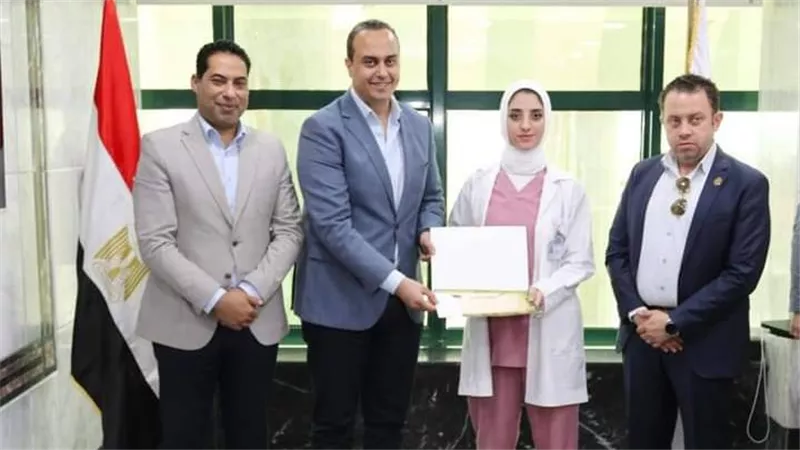 رئيس هيئة الرعاية الصحية يجري جولة تفقدية بمنشآت هيئة الرعاية الصحية في سيناء