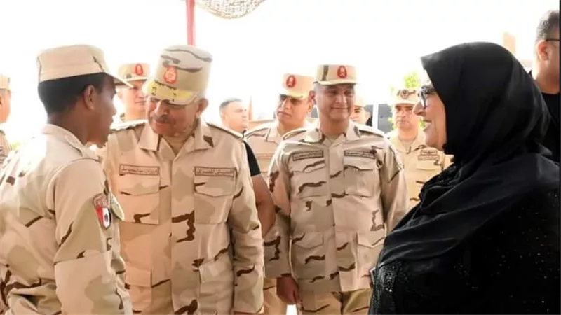   الفريق أول عبد المجيد صقر القائد العام للقوات المسلحة وزير الدفاع والإنتاج الحربى يتفقد عدد من مراكز تدريب إعداد وتأهيل المجندين بالقوات المسلحة