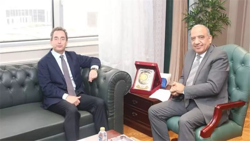 وزير الكهرباء يستقبل سفير فرنسا بالقاهرة لبحث سبل الدعم وجذب الاستثمارات