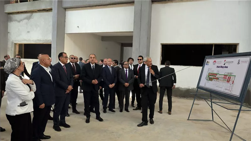 بعد توقفها 15 عامًا.. مدبولي يشهد احتفالا ببدء الإنتاج والتشغيل بشركة 