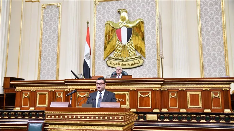 وزير الإسكان يستعرض جهود الوزارة للارتقاء بمستوى خدمات مياه الشرب والصرف الصحى 