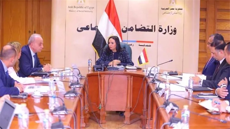 وزيرة التضامن الاجتماعي تجتمع بمجلس إدارة صندوق عطاء بتشكيله الجديد برئاسة شريف سامي