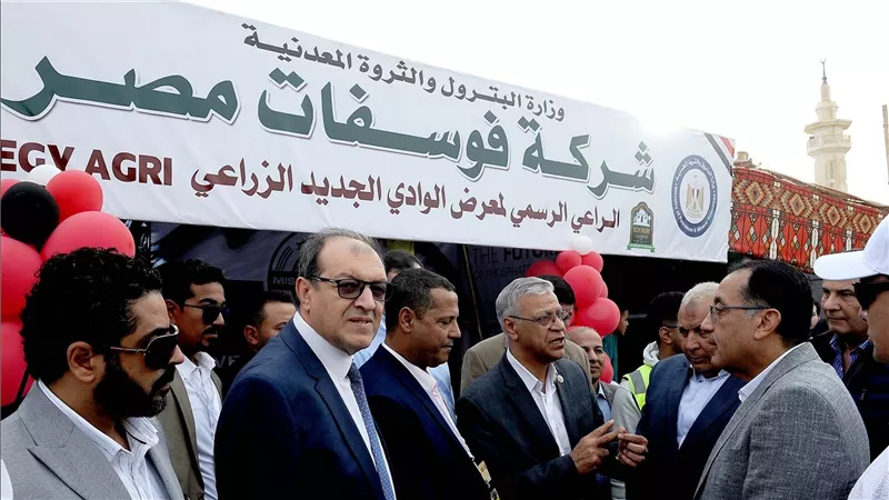 رئيس الوزراء يفتتح معرض الوادي الجديد الزراعي