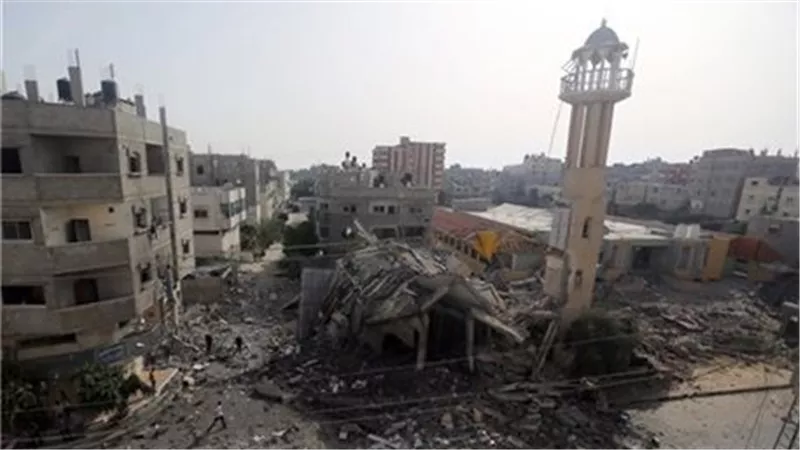 طيران الاحتلال يقصف مسجد الفاروق في مخيم النصيرات وسط قطاع غزة
