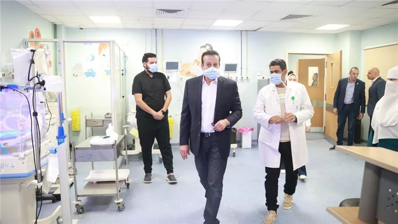  وزير الصحة يتفقد مستشفى الخانكة التخصصي ويوجه بالتعامل الفوري مع حالات الطوارئ
