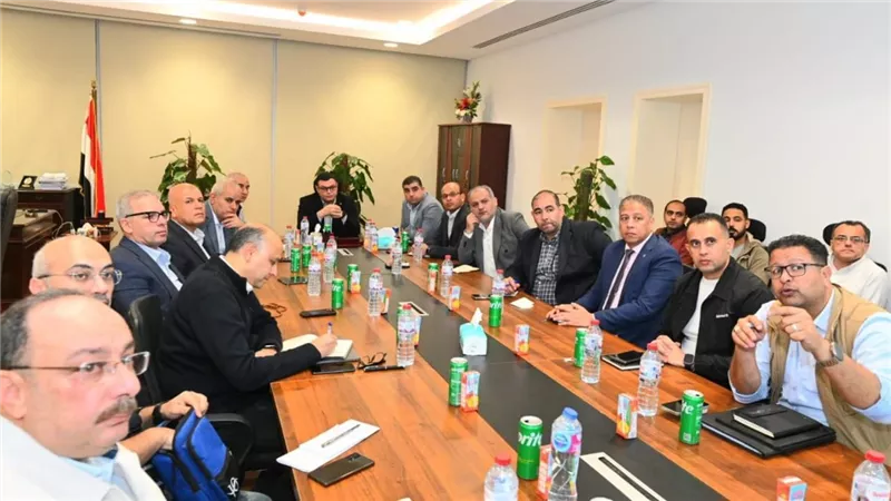 وزير الإسكان يعقد اجتماعاً بجهاز مدينة العلمين الجديدة لمتابعة خطة إنهاء وتسليم الوحدات لحاجزيها