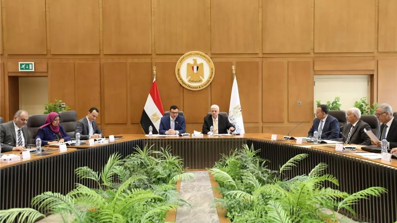 عاشور: الجامعات الأهلية حظيت بإقبال الطلاب وثقة المجتمع في جودتها التعليمية