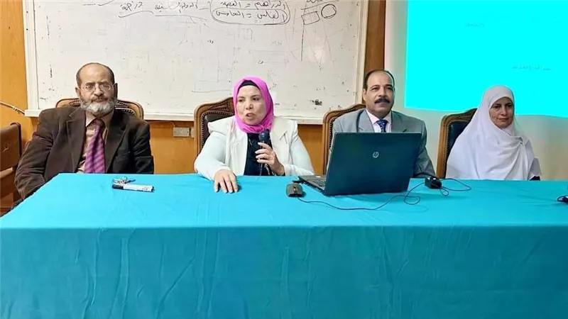 جامعة الفيوم: تواصل فعاليات مشروع التنور المجتمعي وندوة تأهيلية توعوية بكلية الآثار