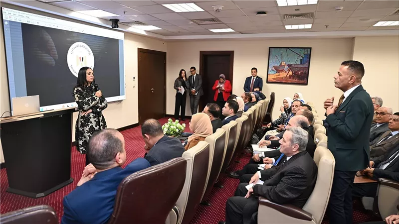 وزيرة التضامن الاجتماعي لوكلاء الوزارة ومديري المديريات: افتحوا قلبوكم للمواطنين قبل مكاتبكم