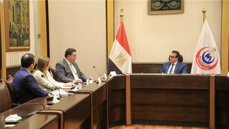  وزير الصحة يبحث مع ممثلي شركة الأهلي كابيتال فرص الاستثمار في القطاع الصحي