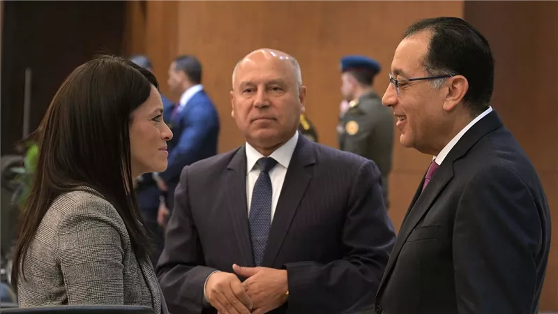 مدبولي يؤكد حرص الدولة المصرية على بذل مختلف الجهود لتحفيز قطاع الصناعة بهدف توطين الصناعات المختلفة