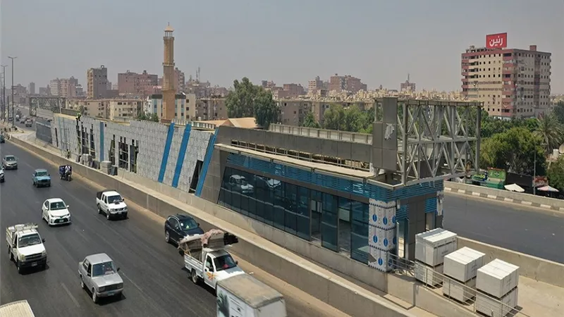 تحويلات مرورية لتنفيذ أعمال مشروع الأتوبيس الترددى بالطريق الدائرى فى الجيزة