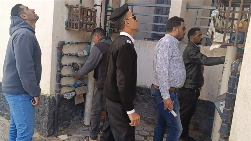 وزير الإسكان: مواصلة تنفيذ حملات ضبط وصلات المياه الخلسة وتحصيل المديونيات بالمدن الجديدة