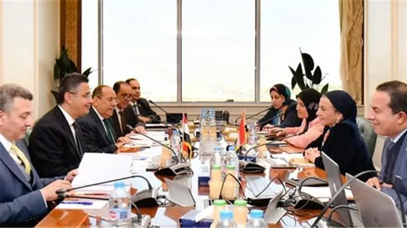 وزيرا التموين والتجارة والبيئة يبحثان الموقف التنفيذى لخطط الإصحاح البيئى لمصانع السكر والتحديات وطرق التغلب عليها