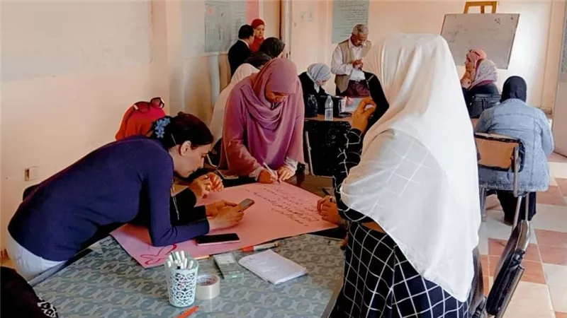 لليوم الثاني.. تعليم الكبار بالسويس يواصل الدورة التدريبية لمعلمي محو الأمية