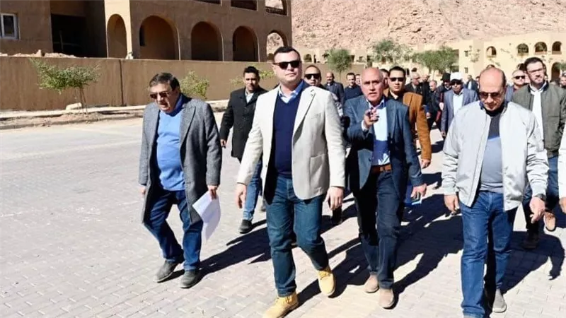 وزير الإسكان يتفقد سير العمل بمنطقة الزيتونة بمشروع تطوير موقع التجلى الأعظم بمدينة سانت كاترين